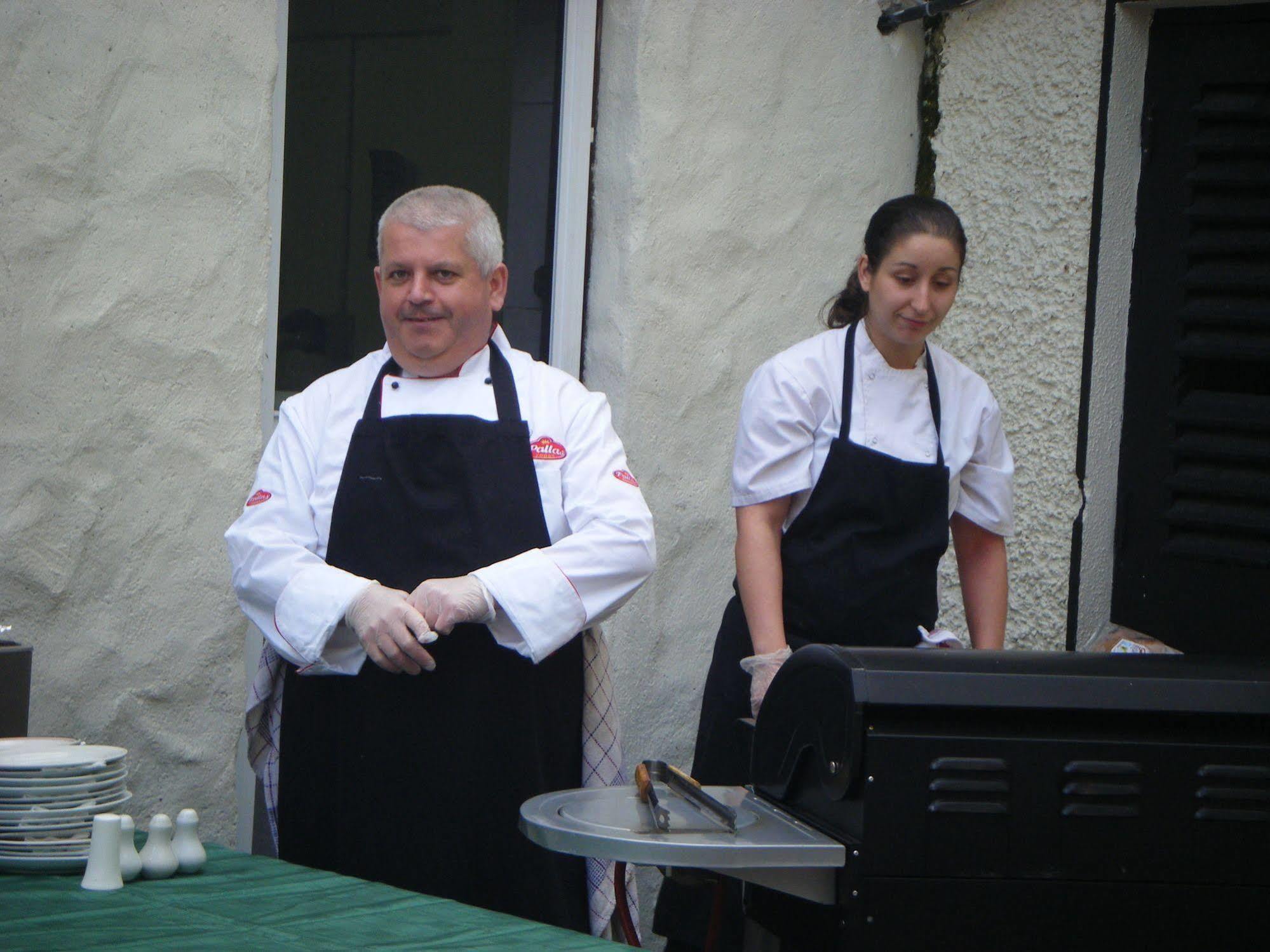 The Connaught Inn Castlebar Exterior foto